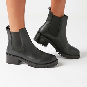 Urban outfitters Zoe Chelsea platform boot